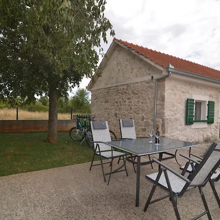 בית נופש Stone House Kaocine