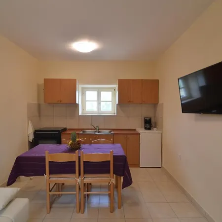 Stone House בית נופש Kaocine