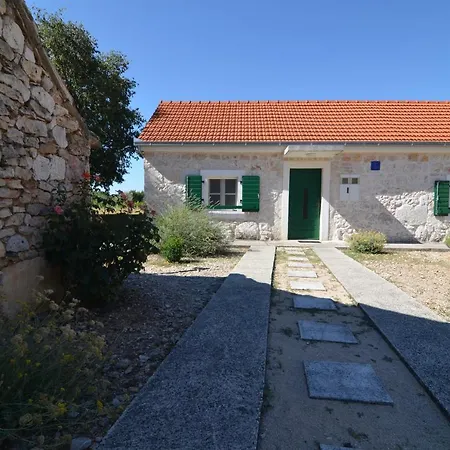 Stone House בית נופש *