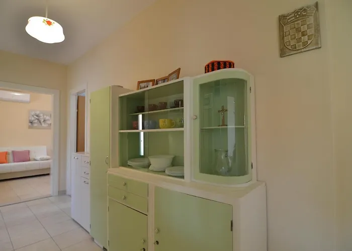 Stone House בית נופש *